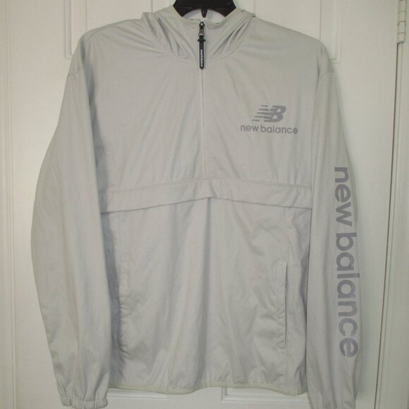 New Balance Mens L/S Lt. Gray Hoodie Runner Windbreaker NWT - Size Large - Picture 1 of 4